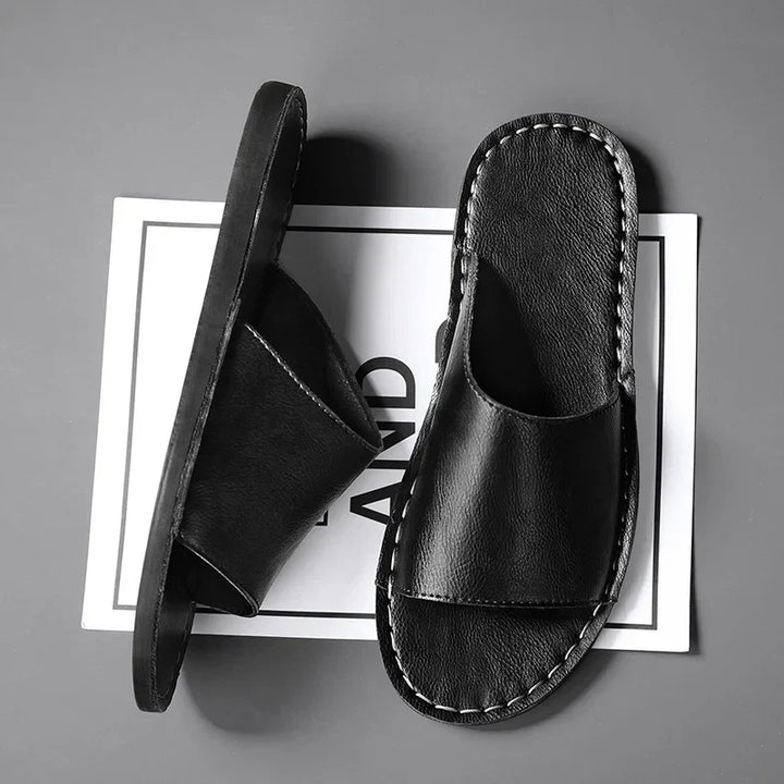Versatile women's comfortable flat sandals, featuring an open toe and textured design, perfect for any casual outfit.