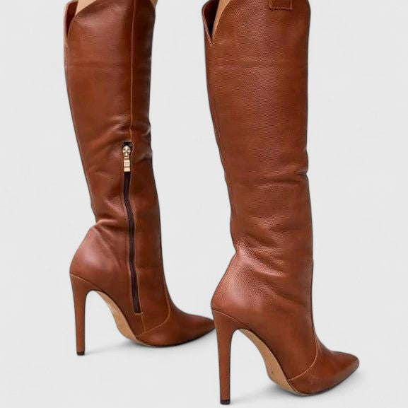 Elegant women's orthopedic ankle boots offering supportive comfort, ideal for fashion-forward casual looks.