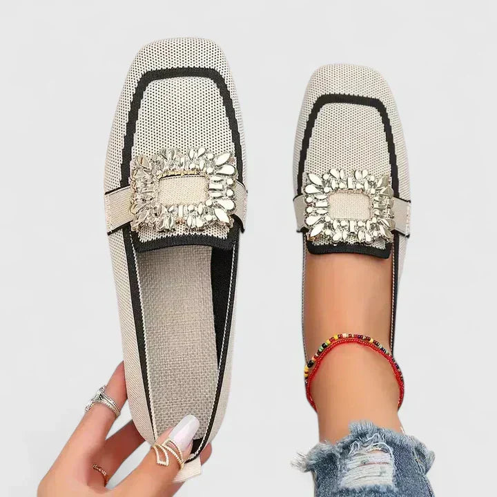 Women's comfortable orthopedic loafers for daily wear, featuring arch support & a stylish slip-on design.