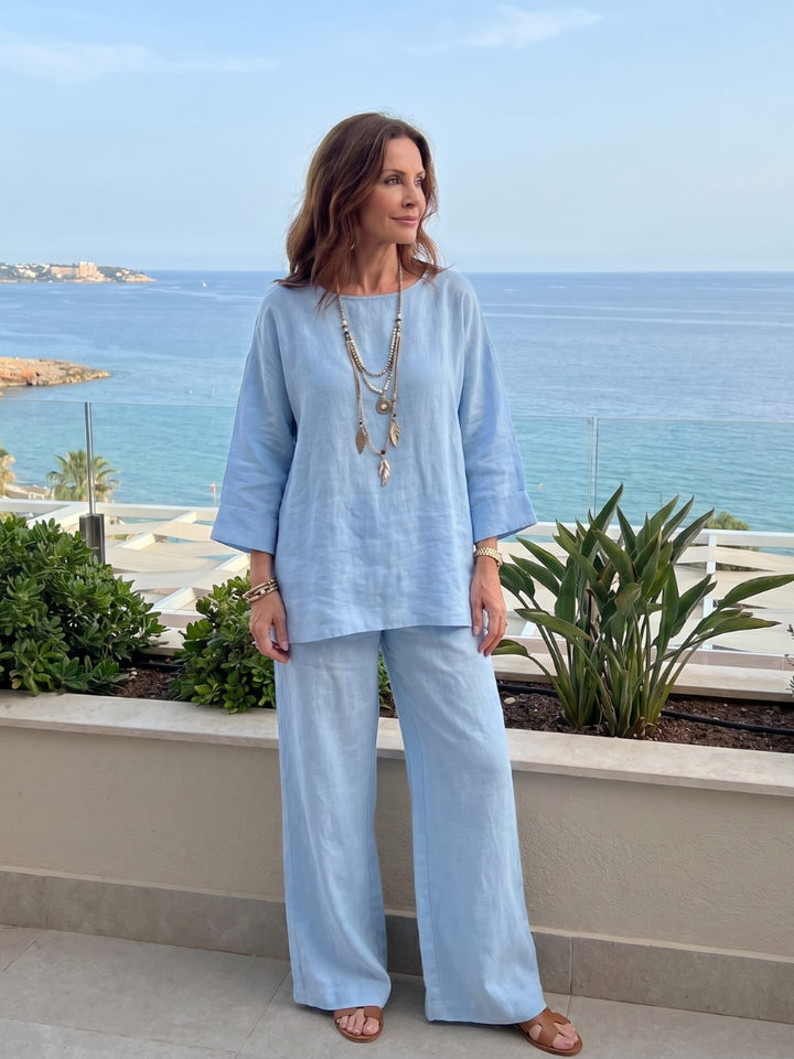 Women's stylish, comfortable oversized tunic and wide-leg pant set, ideal for casual and travel.