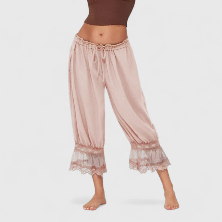 Soft mid-rise women's pants with elegant lace and trendy patchwork, ideal for everyday streetwear.