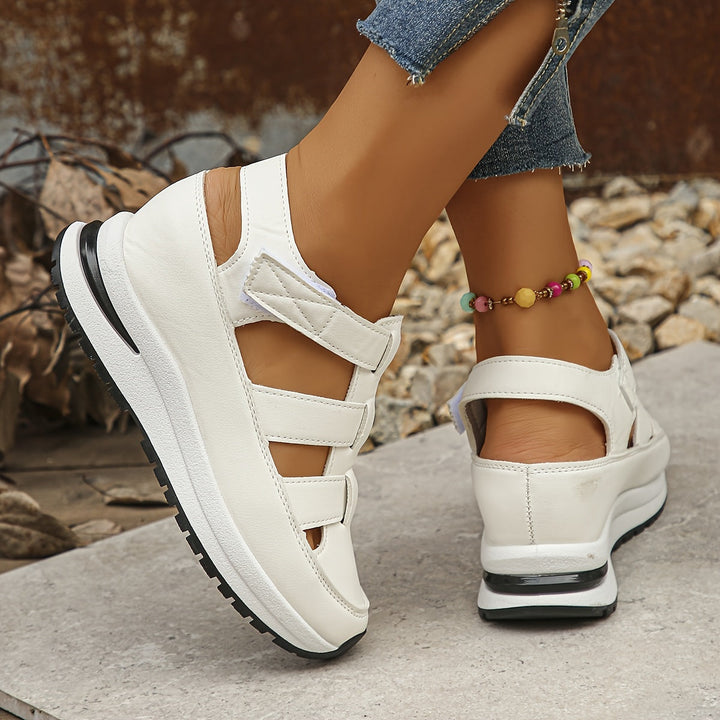 Fashionable platform sandals for women, designed for comfortable walking and summer fashion.