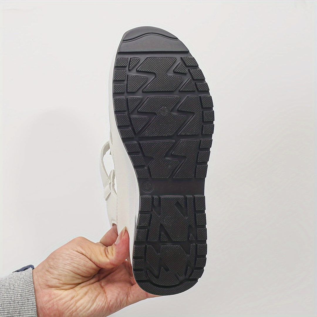 Round toe platform sandals for women, offering comfortable footwear and casual summer style.