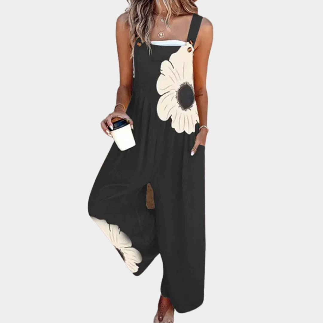 Women's comfortable printed overalls jumpsuit, featuring a relaxed fit and vibrant summer style.