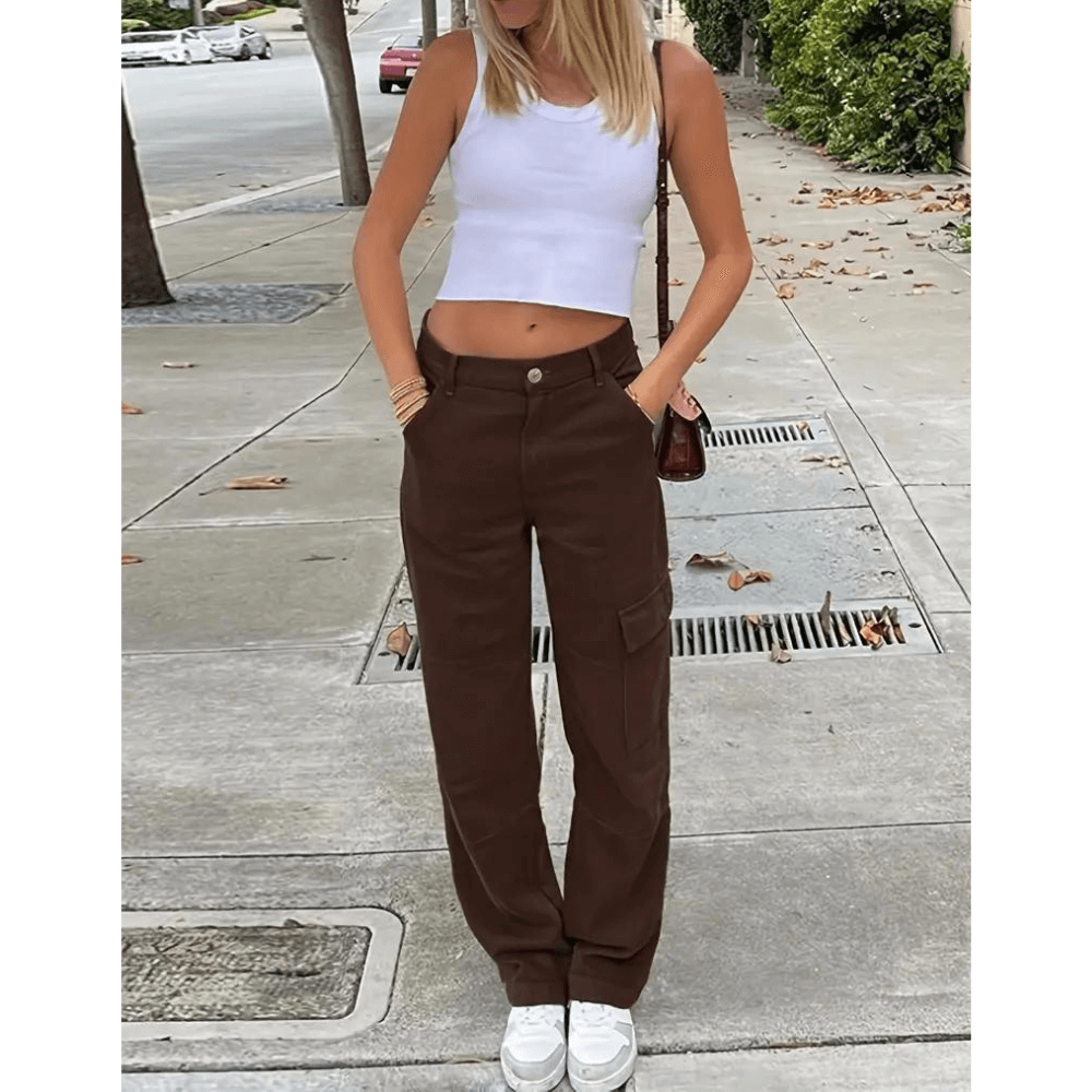 Versatile women's cargo trousers, comfortable bottoms for everyday fashion trends.