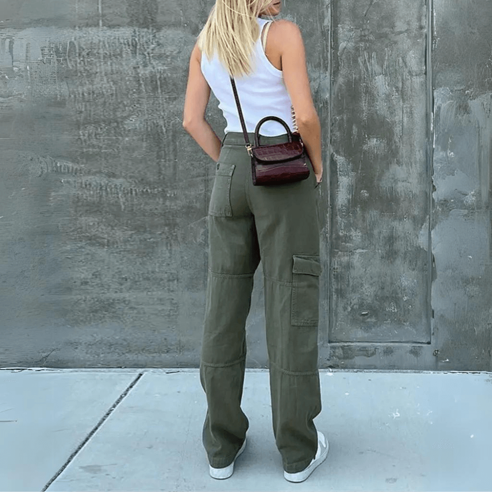 Comfortable women's cargo trousers with a relaxed fit, ideal for versatile casual pants.