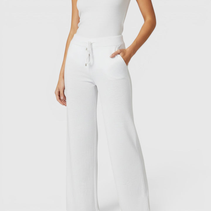 Women's relaxed fit drawstring pants, designed for ultimate comfort and everyday versatility.