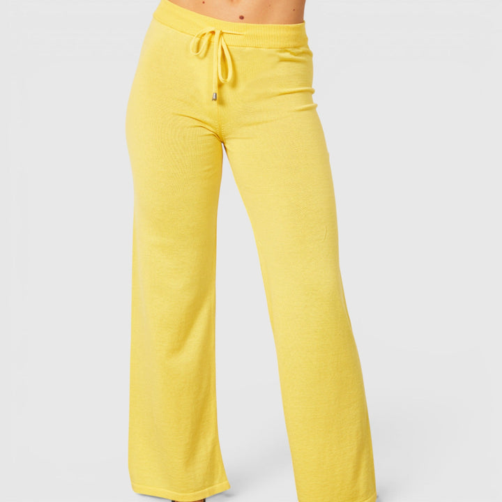 Soft women's ankle-length pants, relaxed fit for maximum comfort & effortless casual style.