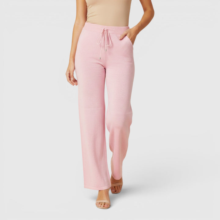 Comfortable women's drawstring lounge pants, relaxed fit for versatile everyday fashion.
