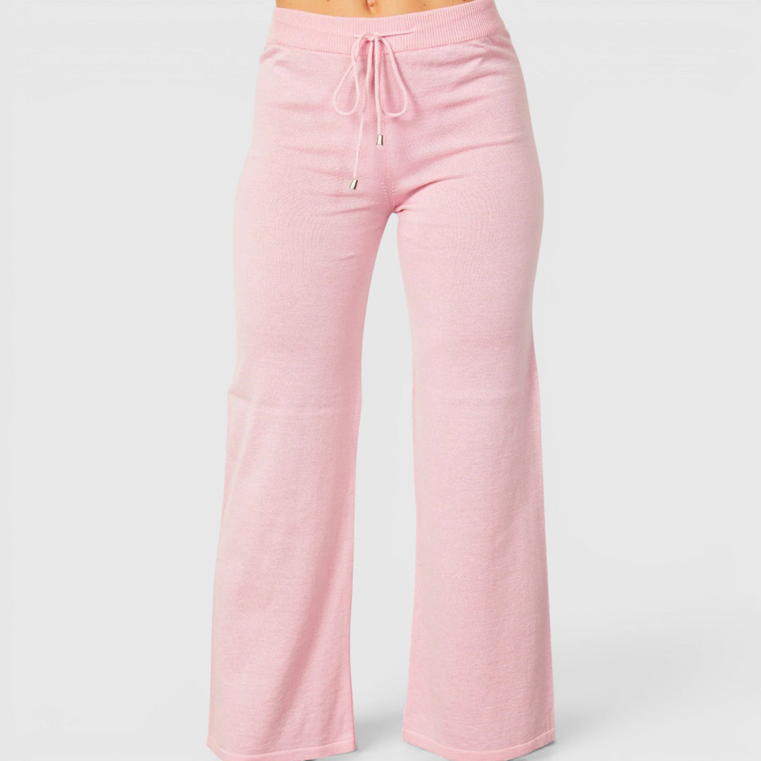 Versatile women's drawstring pants, relaxed fit and ankle length for everyday comfort.