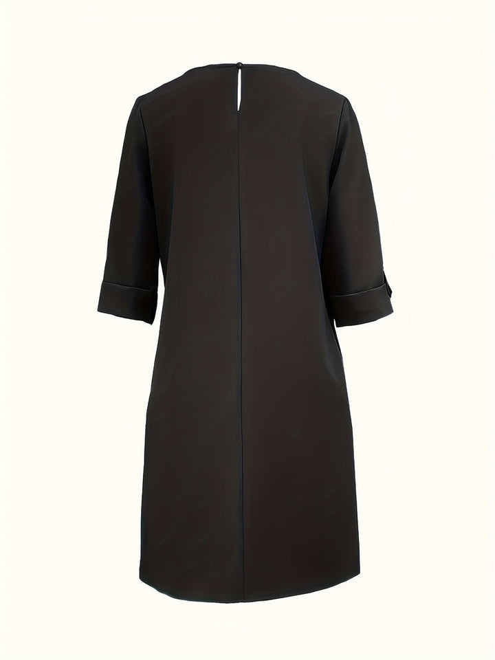 Comfortable women's round neck midi dress, great for effortless everyday style and versatile summer fashion.