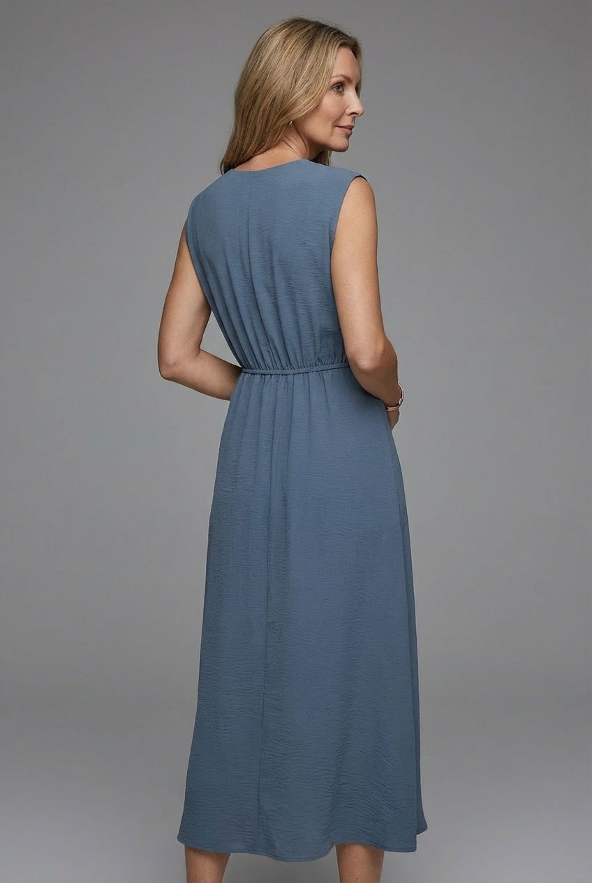 Soft, comfortable women's sleeveless midi dress with a round neck, perfect for casual spring and summer wear.