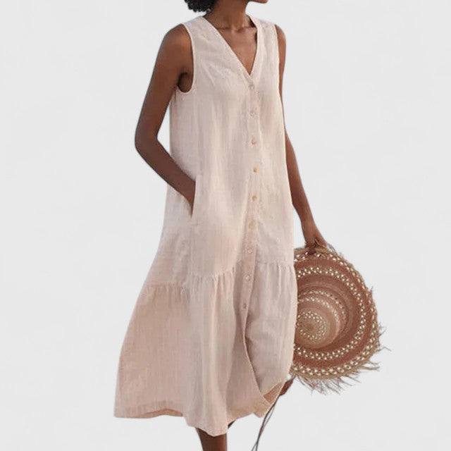 Versatile women's maxi dress, comfortable & stylish for everyday wear or a casual summer look.
