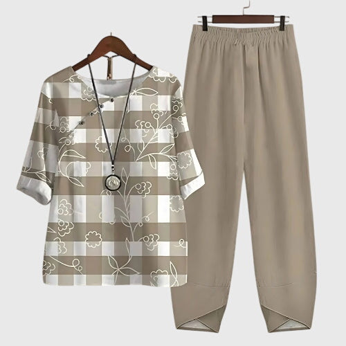 Stylish women's two-piece lounge wear set. Perfect casual outfit for home or errands.
