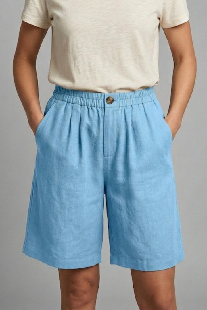 Women's everyday wear shorts, mid-length, with comfy elastic waist & functional side pockets.