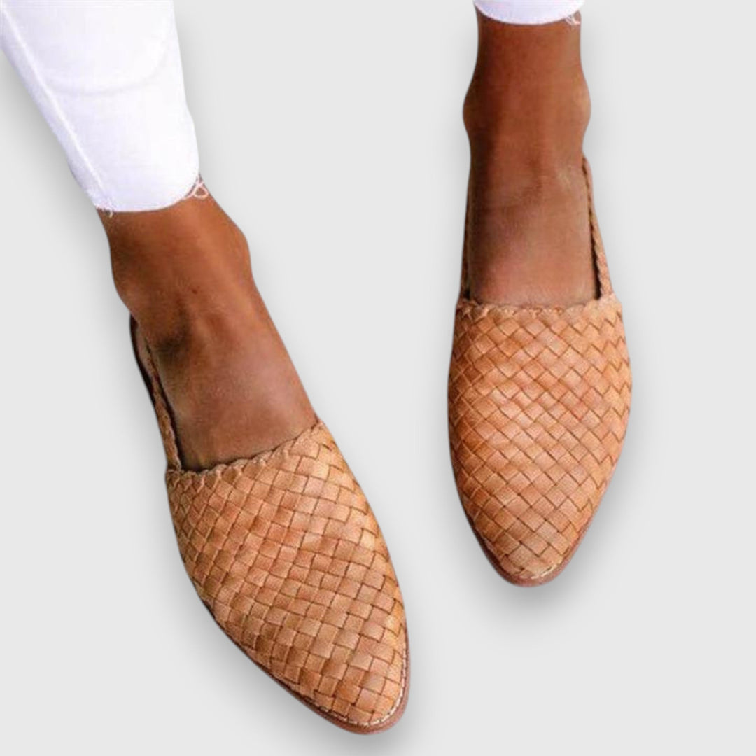 Comfy women's summer sandals with arch support. Ideal for casual everyday wear and ultimate foot comfort.