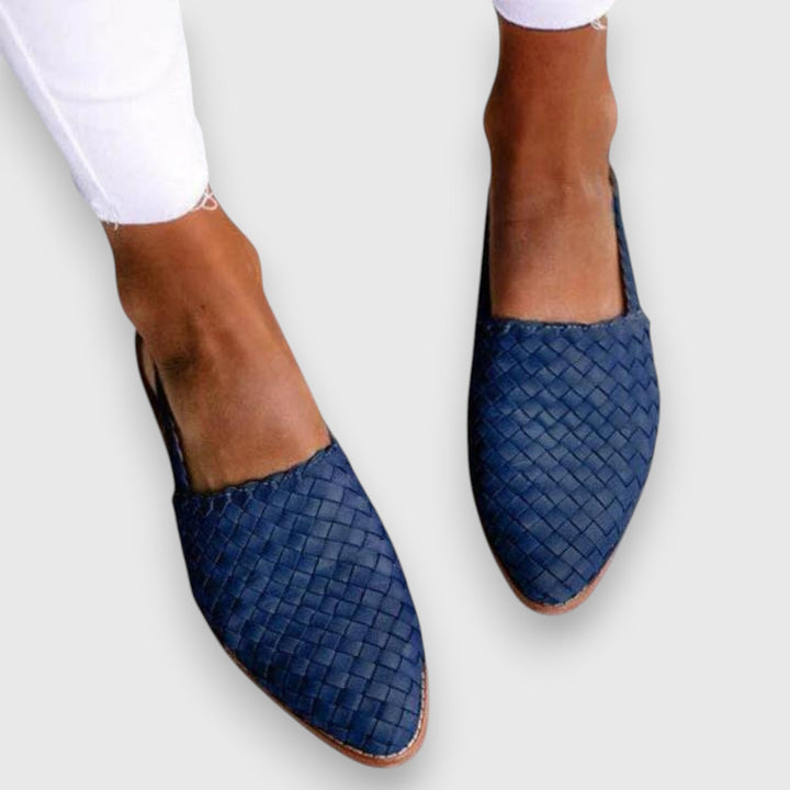 Chic women's sandals with excellent arch support & comfy ergonomic sole. Perfect for elegant, everyday summer style.