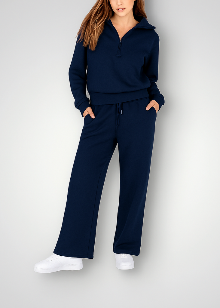 Women's cozy 2-piece lounge set with wide-leg pants & zipper top. Stylish, comfortable loungewear for fall/winter.