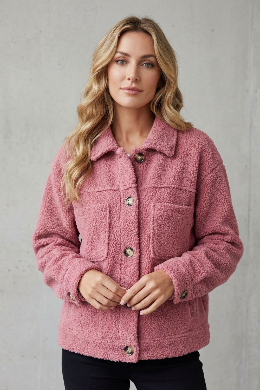 Women's cozy button-up jacket for fall & spring, perfect for stylish layering and everyday comfort.