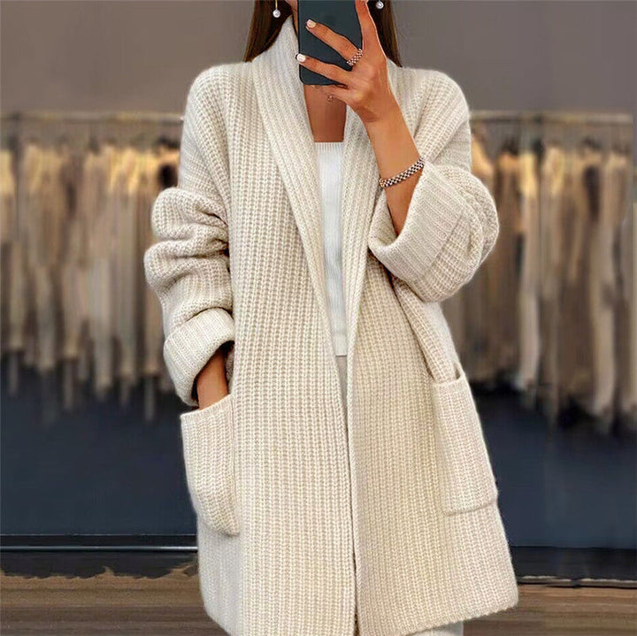 Women's cozy chic open front oversized cardigan, perfect for comfortable layering in fall or spring.