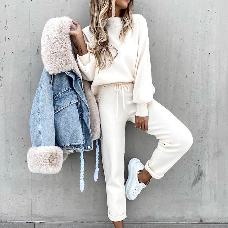 Stylish & cozy women's sweater and pant set, comfortable two-piece loungewear with drawstring.