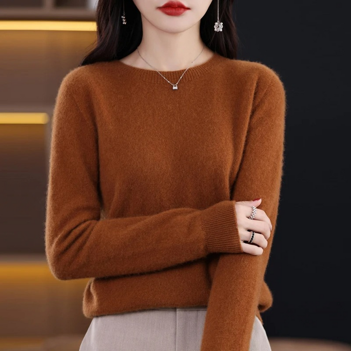 Cozy women's round neck sweater, elegant pullover, perfect for fall and winter.