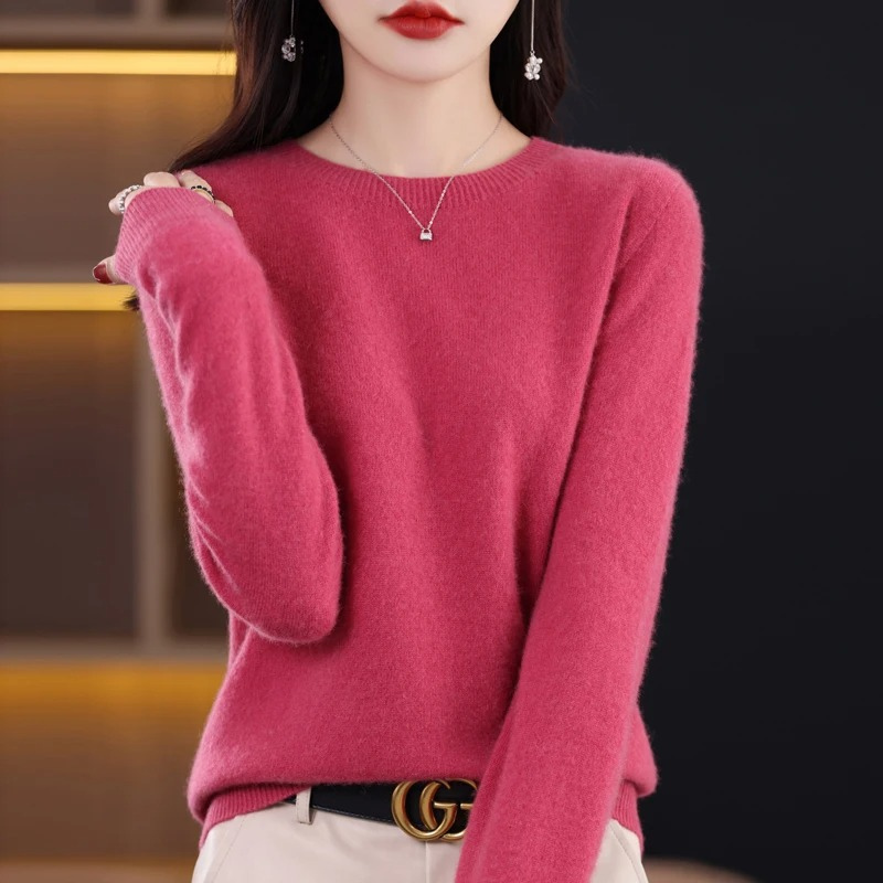 Soft women's luxury round neck pullover, warm long sleeve for versatile wear.