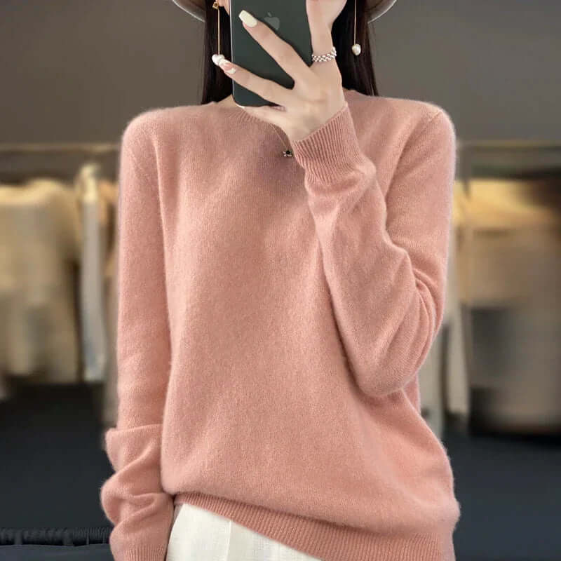 Casual women's O-neck knit jumper, perfect for comfortable autumn and winter wear.