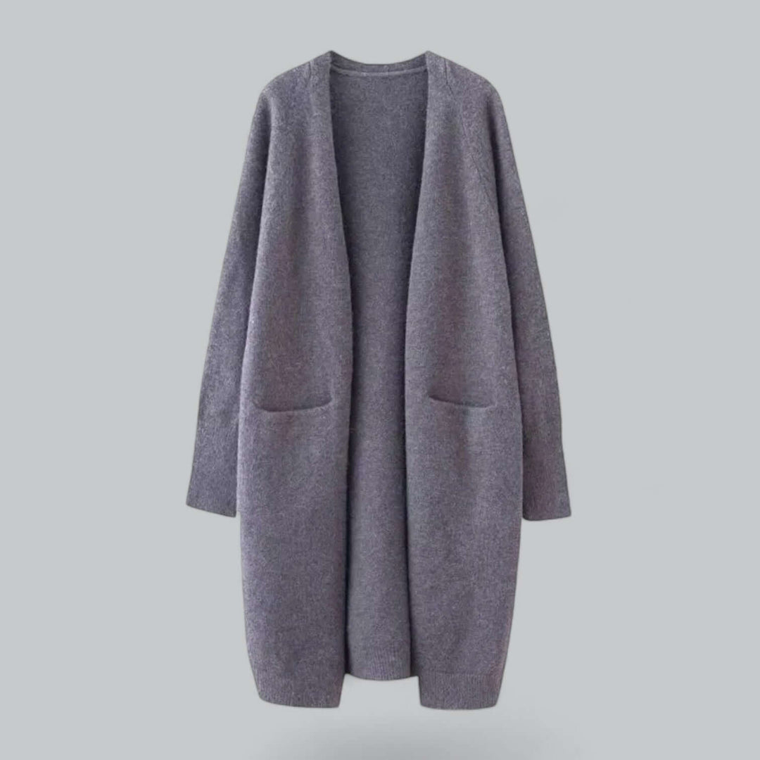 Lightweight yet warm women's oversized cardigan, great for stylish layering & casual outfits.