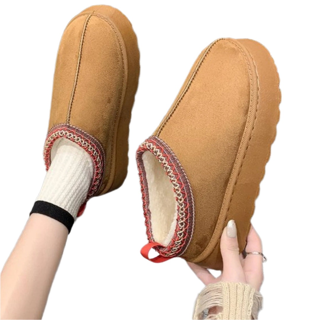 Stylish women's slip-on platform clog slippers for casual wear. Comfortable & cozy indoor footwear with a thick sole.