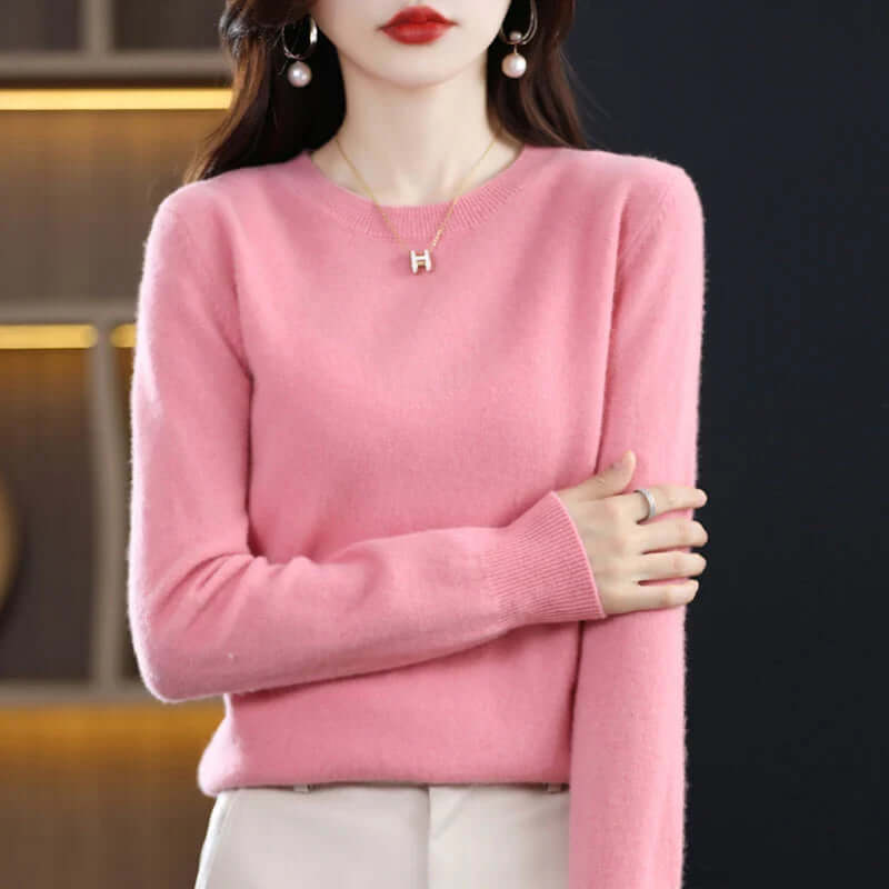 Chic women's soft jumper, a stylish and comfortable winter essential for versatile apparel.