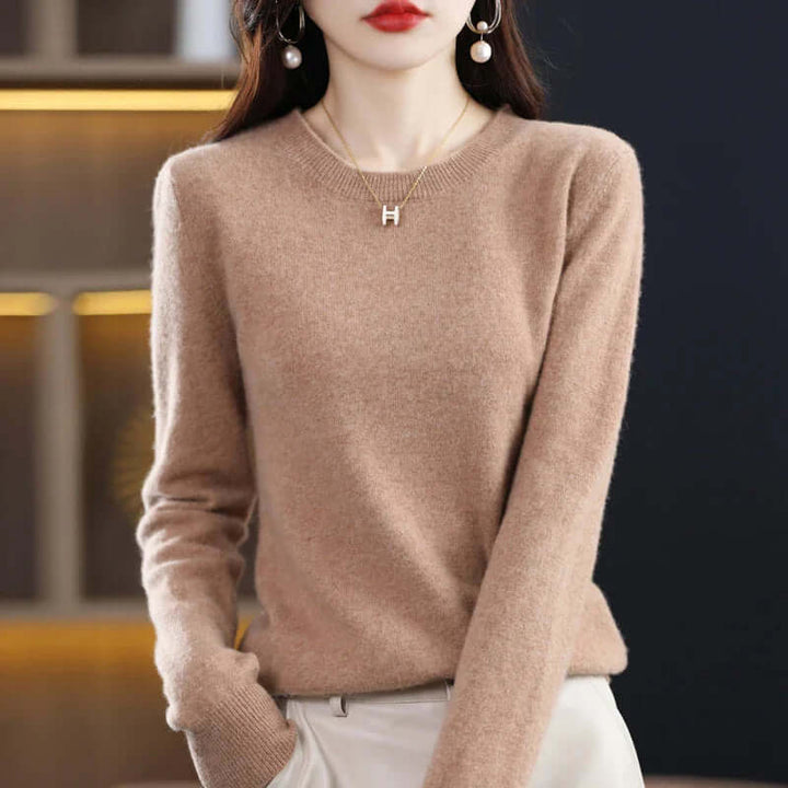 Warm winter fashion women's cozy sweater, offering soft wear and everyday comfort.