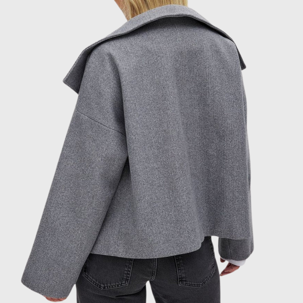 Elegant women's cropped double-breasted coat with a chic wide lapel, a must-have for fall outerwear.