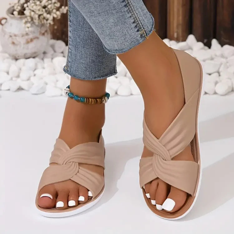 Women's casual crossover sandals, providing superior cushioning & arch support for long-lasting comfort.