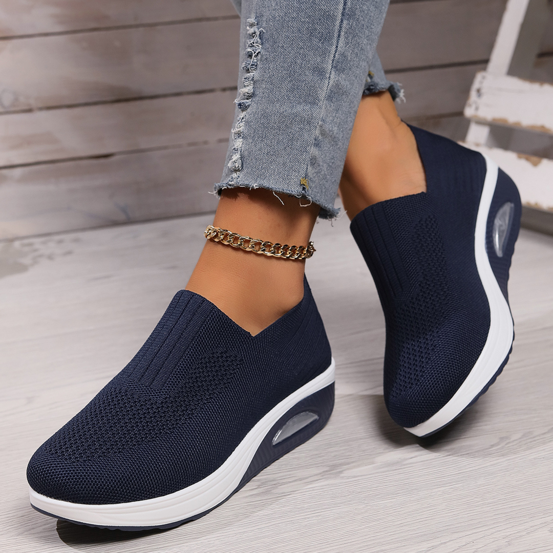 Casual women's slip-on shoes, designed for everyday comfort with superior cushioning.