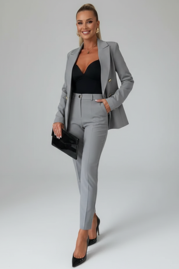 Well-tailored women's double-breasted suit set, a stylish two-piece with a sophisticated fit.