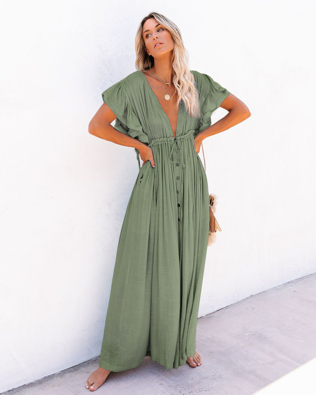 Women's bohemian flowy maxi dress, a comfortable & stylish summer vacation outfit.