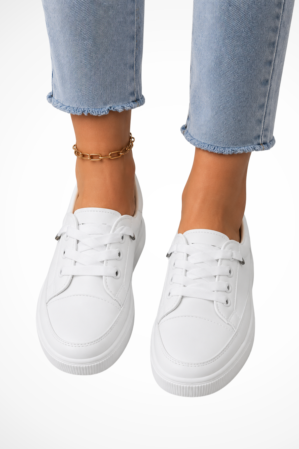 Easy-to-wear women's slip-on sneakers, perfect casual footwear for everyday comfort and spring style.