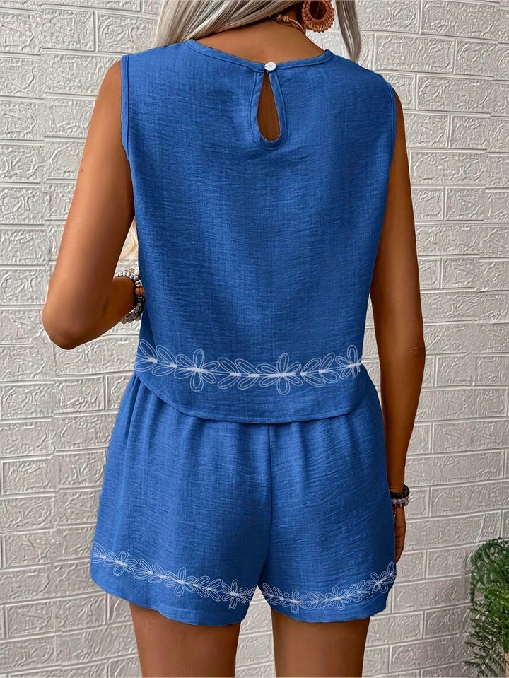 Close-up of the fabric and geometric pattern on the women's summer boho two-piece set.