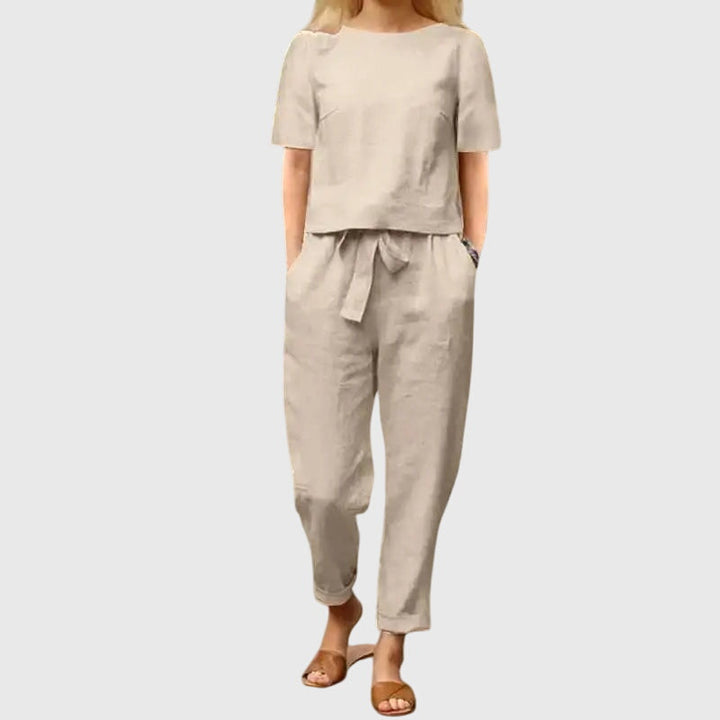 Comfy women's summer co-ord set. Versatile two-piece outfit, ideal for casual wear or relaxing loungewear.