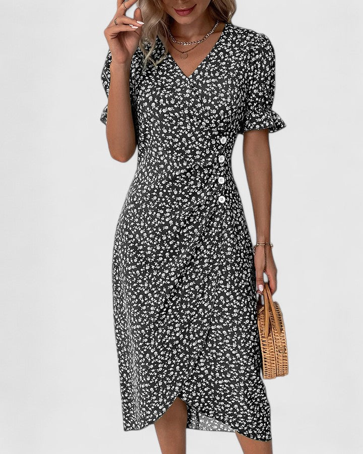 Long, comfortable women's summer maxi dress with a stylish, flowy silhouette for all occasions.