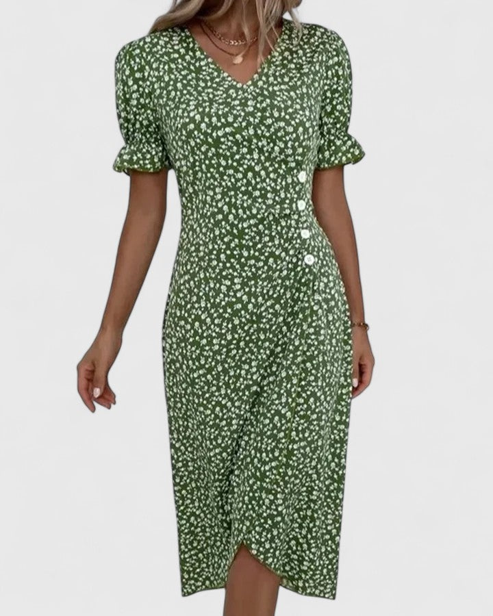 Comfortable women's flowy summer maxi dress, perfect for casual or elegant occasions.