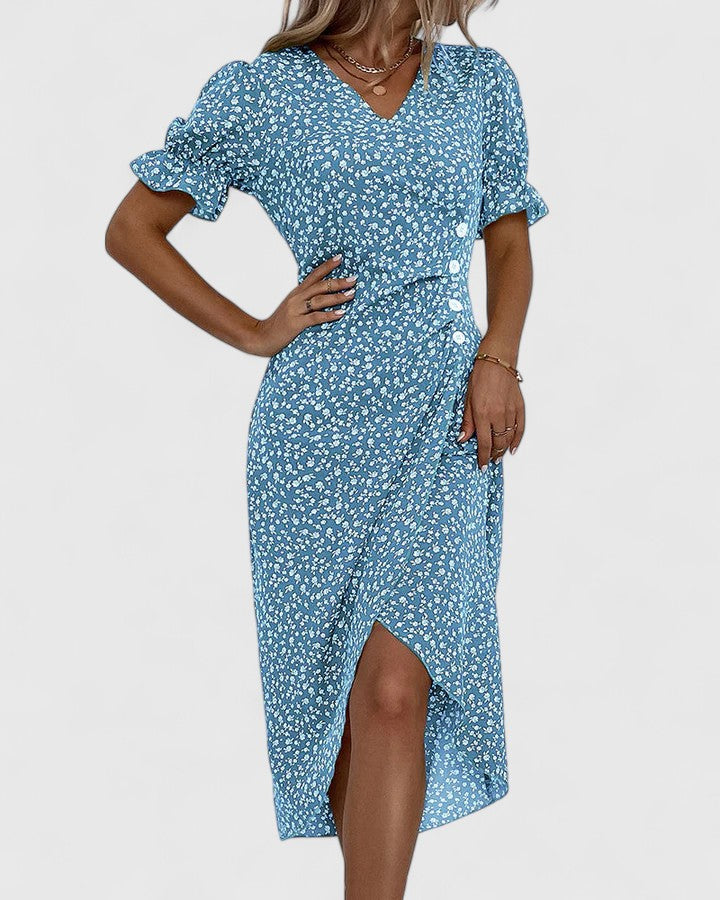 Elegant women's summer maxi dress, a comfortable & stylish choice for any occasion.