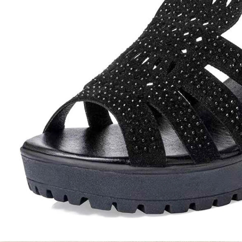 Versatile women's slip-on heel sandals, combining fashion and comfort for everyday or special wear.