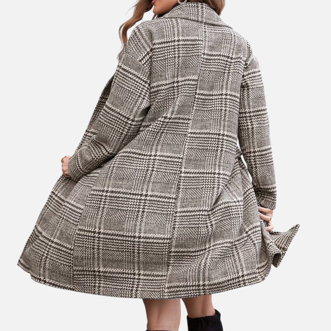 Chic women's long sleeve checkered blazer. Elegant outerwear, great for fall, winter outfits & office professional wear.