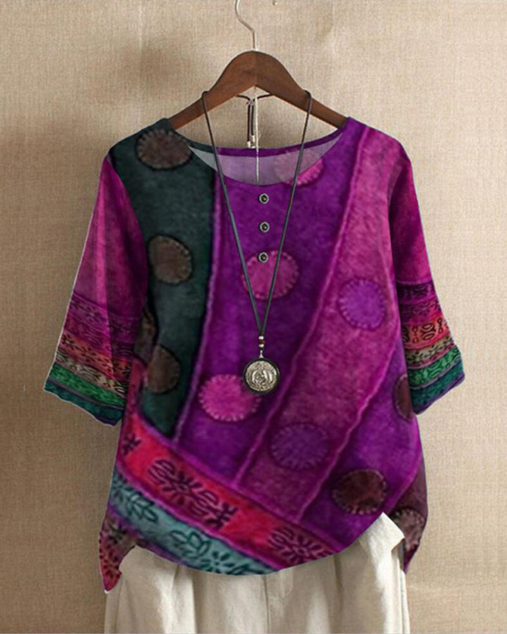 Elegant long-sleeve women's blouse. Chic & versatile top suitable for casual or professional outfits.