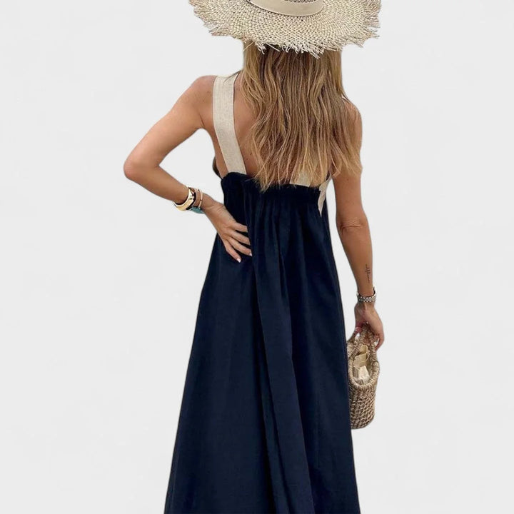 Stylish women's cross-neck sleeveless maxi dress, elegant and comfortable for any occasion.