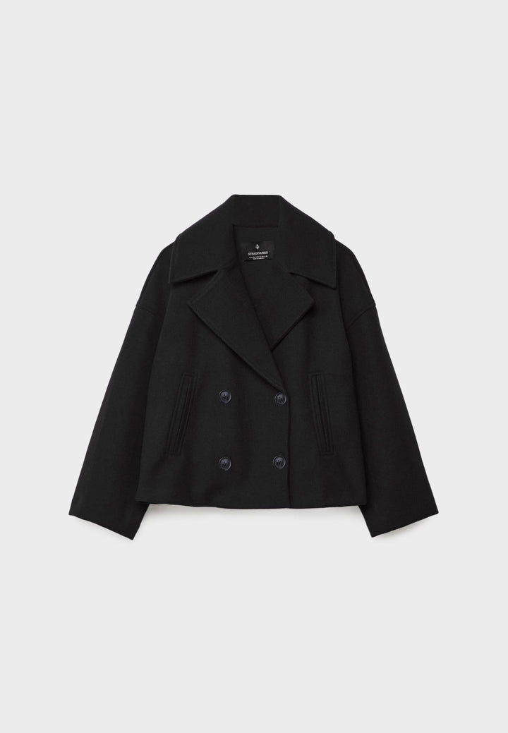 Fashionable women's lightweight outerwear for warm weather