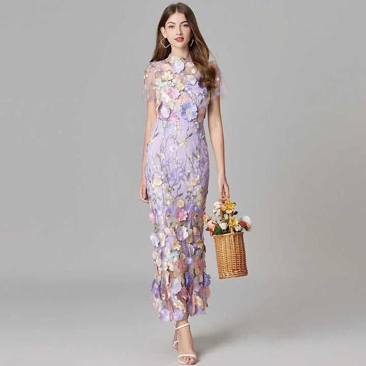 Elegant women's party dress: long floral applique sleeveless maxi for special events.
