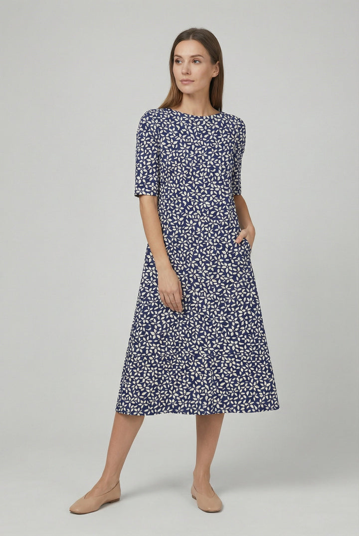 Discover this women's floral midi dress: comfortable, casual, and chic summer fashion.